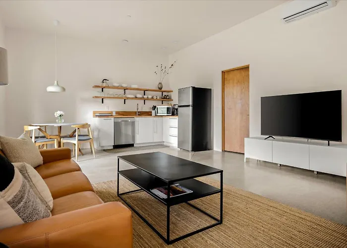 Otaq Peace Hotel 4*